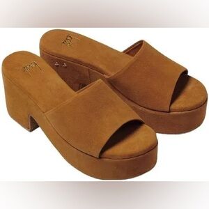 Beek Prinia Suede Platform Size 10